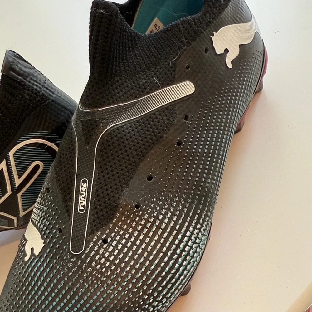 Puma Black and White Soccer Cleats- women's size 7 - Picture 7 of 9